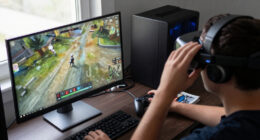 How To Save Up To 33% On Monitor Deals For VR